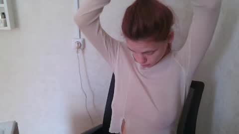Snapshot of milia21 chatting on 05/19/26, 09:04 milia21 online show from 05/19/26, 09:04