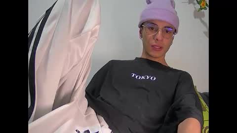 Snapshot of militoveruss2 chatting on 03/03/26, 10:32 militoveruss2 online show from 03/03/26, 10:32