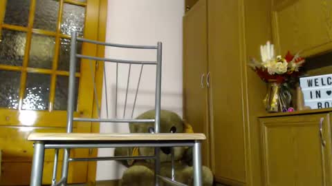 Snapshot of milk_and_hon3y chatting on 12/10/24, 06:11 Im  to see you here Pvts are open  I love patterns soo much online show from 12/10/24, 06:11