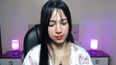 Snapshot of milk_little4u chatting on 10/28/25, 10:52 luci online show from 10/28/25, 10:52