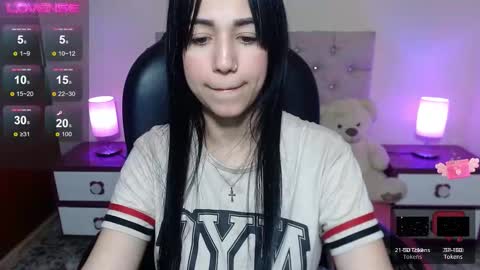 Snapshot of milk_little4u chatting on 11/30/25, 02:59 luci online show from 11/30/25, 02:59