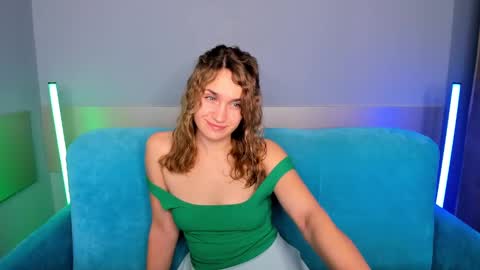 milkablond online show from 01/15/25, 04:04