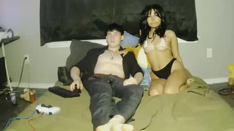 Snapshot of milkandhoneybby chatting on 10/10/25, 12:04 Honey online show from 10/10/25, 12:04