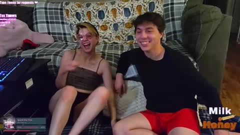 MilkandHoney online show from 11/06/25, 06:25