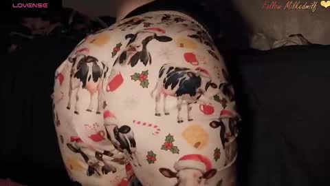 milkedmilf online show from 03/21/26, 08:19