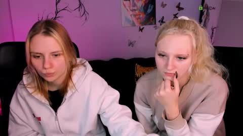 Mila online show from 01/15/26, 02:32