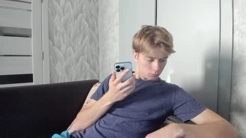 Isaac online show from 12/19/24, 06:01