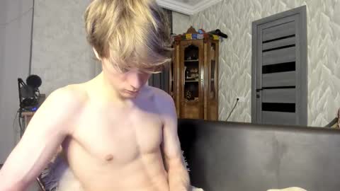 Isaac online show from 03/04/26, 06:25