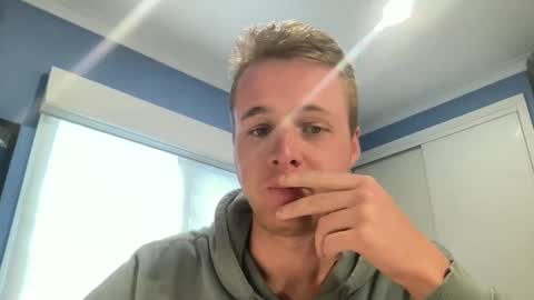 Milkplease online show from 11/16/25, 07:36