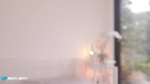 milky_0 online show from 03/22/26, 05:05