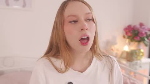 milky_0 online show from 04/17/26, 07:06