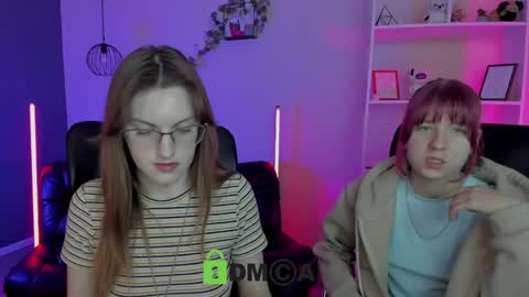 milky_mia_ online show from 04/30/26, 07:53