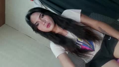 Snapshot of milkycumnel23 chatting on 05/12/26, 03:20 NEL 23 online show from 05/12/26, 03:20