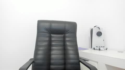 Livia online show from 12/11/24, 07:25