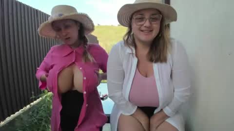 Snapshot of milkykandy chatting on 07/28/26, 04:30 Livia online show from 07/28/26, 04:30