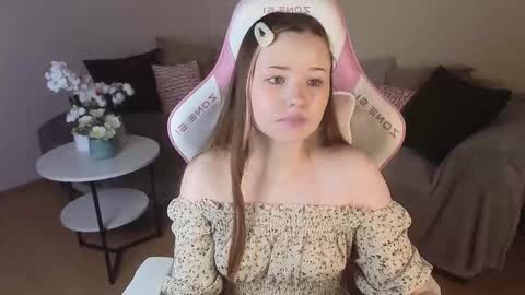 Ula online show from 11/08/25, 04:51