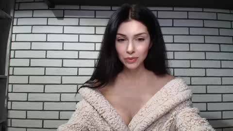 milla bella online show from 12/05/25, 07:32