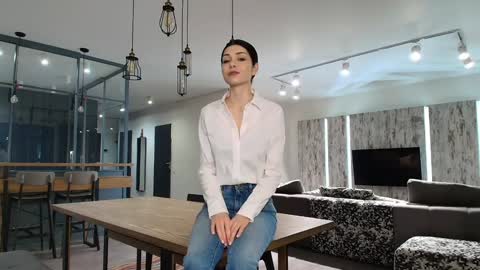 milla bella online show from 03/25/26, 08:59