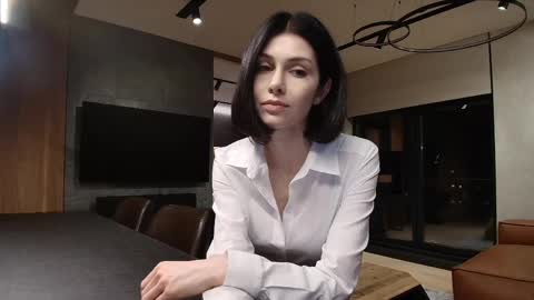 milla bella online show from 04/19/26, 05:56