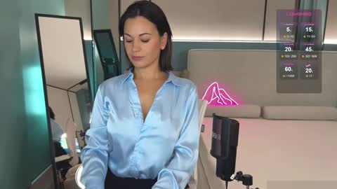 Mila online show from 01/23/25, 10:44