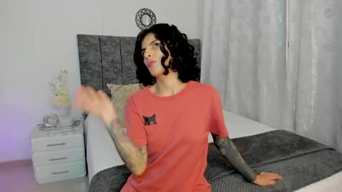 Milagros online show from 02/15/25, 04:03