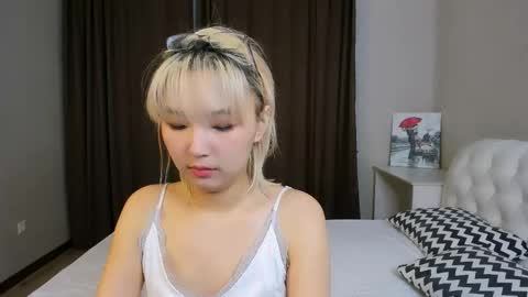 Milla or just Mi online show from 09/17/25, 07:15