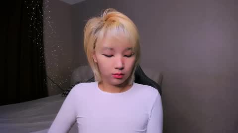 Milla or just Mi online show from 12/19/25, 01:07