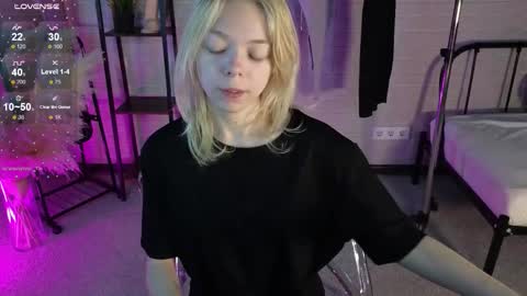 Hello  Im Mila online show from 10/01/25, 01:44