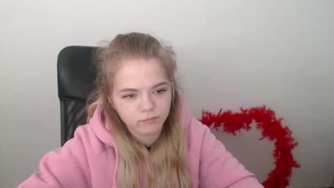 millaloveli online show from 02/19/26, 08:10