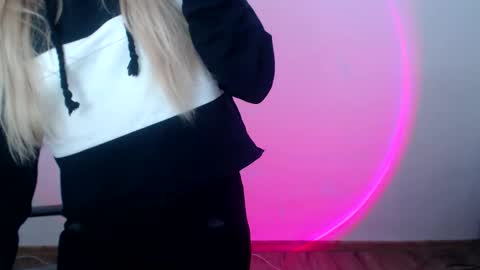 millaloveli online show from 03/05/26, 08:32