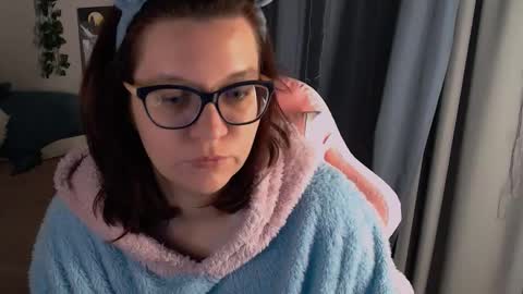 Milla online show from 01/12/26, 02:44