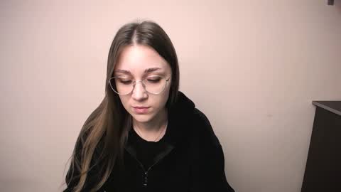 Milla online show from 11/21/25, 10:03