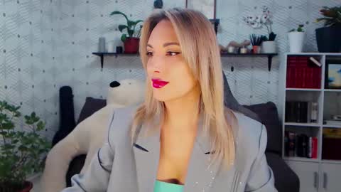 MillaXQueen online show from 02/04/26, 04:13