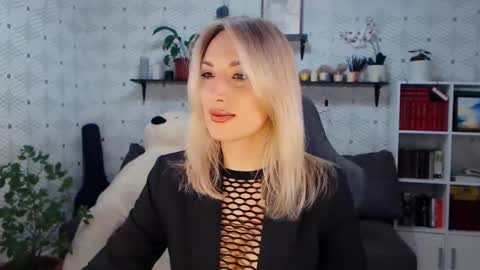 MillaXQueen online show from 03/24/26, 11:59