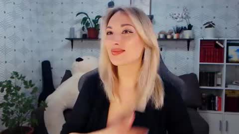 MillaXQueen online show from 04/03/26, 06:55