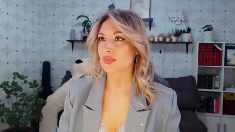 MillaXQueen online show from 04/07/26, 11:21