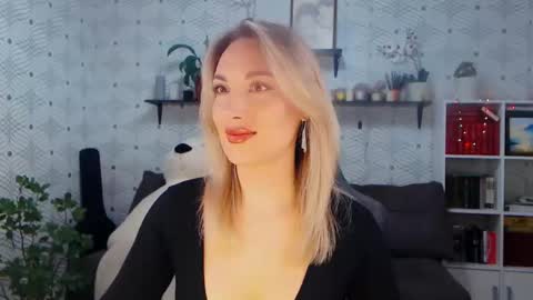 MillaXQueen online show from 04/20/26, 03:04