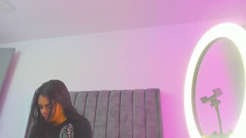 miller_silvana online show from 05/09/26, 11:37