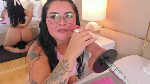 Chloe Miller online show from 04/30/26, 01:17