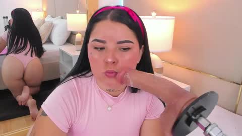 Chloe Miller online show from 05/06/26, 01:38