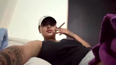 Im girl my name is Johana  online show from 10/19/25, 11:55