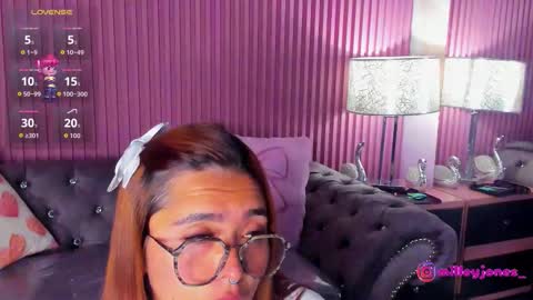 milleyjones_ online show from 02/20/26, 11:49