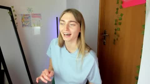 millie_lacroix online show from 05/18/26, 02:45