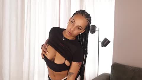 millie_volturi online show from 07/09/26, 01:37