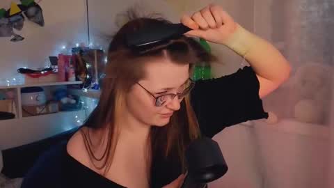 Millie online show from 11/06/25, 02:23