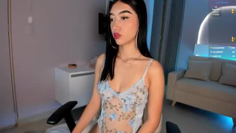 Snapshot of millieskinny_ chatting on 10/02/25, 11:50 Ana Maria online show from 10/02/25, 11:50