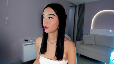 Snapshot of millieskinny_ chatting on 10/16/25, 11:39 Ana Maria online show from 10/16/25, 11:39