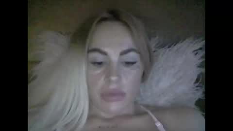 millisa13 online show from 11/25/25, 08:42