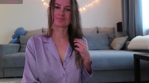 Snapshot of milly_browski chatting on 10/20/25, 01:44 milly_browski online show from 10/20/25, 01:44