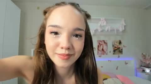 Snapshot of milly_heart chatting on 07/11/26, 03:31 Milly online show from 07/11/26, 03:31
